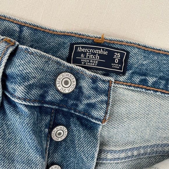 Abercrombie high waisted shorts - Picture 2 of 4